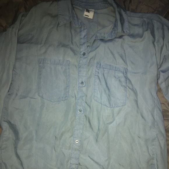Blue jean button down shirt. Cotton material - Picture 2 of 6